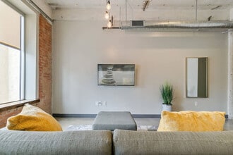 500 S Ervay St in Dallas, TX - Foto de edificio - Building Photo