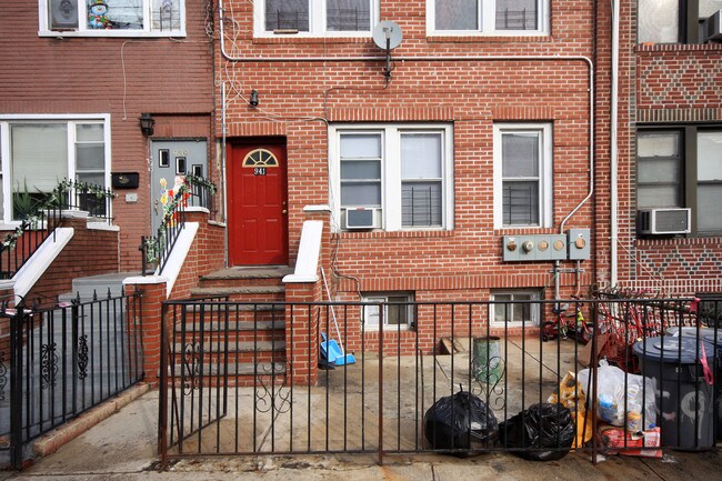 941 41st St in Brooklyn, NY - Foto de edificio - Building Photo