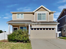 5561 N Lisbon St in Denver, CO - Building Photo