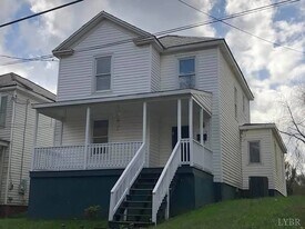 1015 Cabell St in Lynchburg, VA - Building Photo