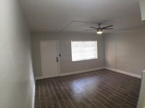 660 Glouchester St in Boca Raton, FL - Building Photo - Building Photo