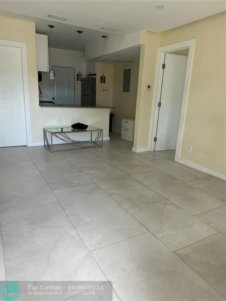 2201 Greene St. in Hollywood, FL - Building Photo