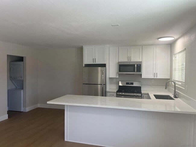 4181 Van Dyke Ave in San Diego, CA - Building Photo - Building Photo