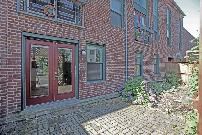 71 Fulkerson St, Unit 105
