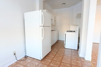 2222 W Wilson Ave, Unit 308 in Chicago, IL - Foto de edificio - Building Photo