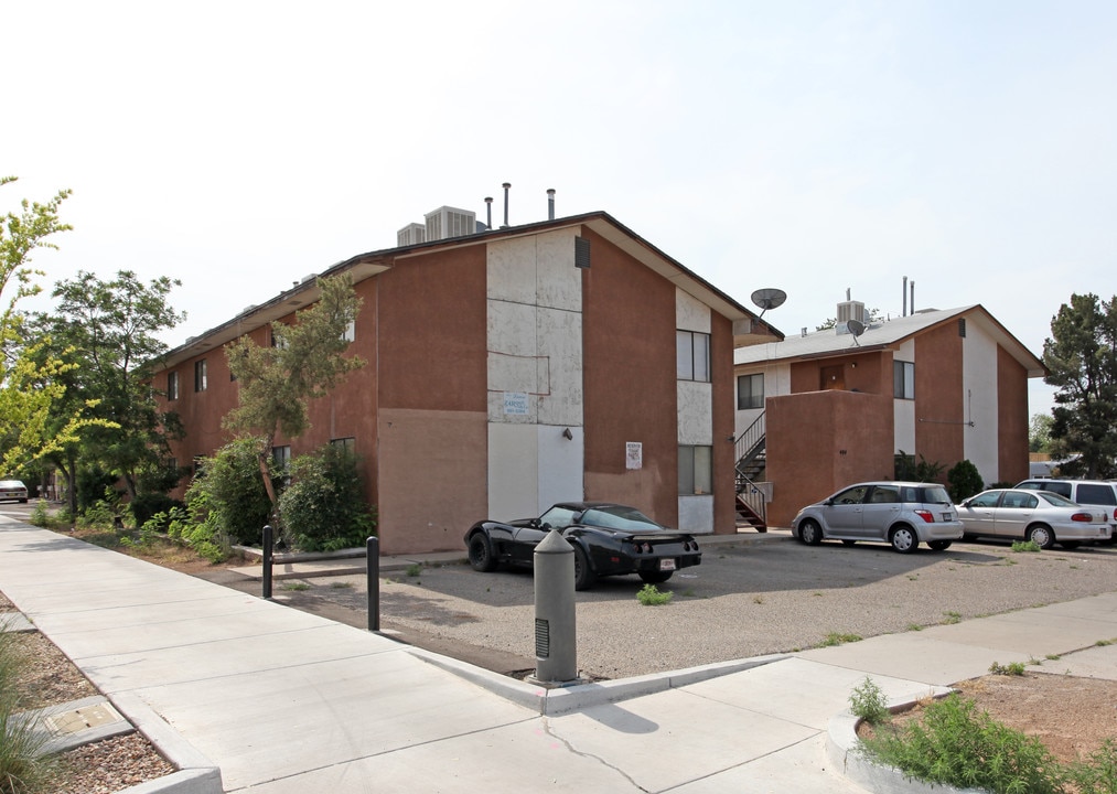 402 Cornell Dr SE in Albuquerque, NM - Foto de edificio