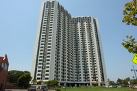 Pacific Park Plaza in Emeryville, CA - Foto de edificio - Building Photo