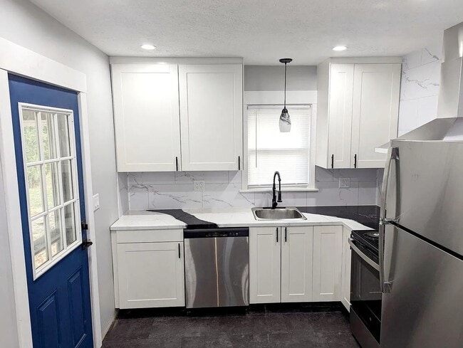 410 Fairfield Ave NW in Grand Rapids, MI - Building Photo - Building Photo