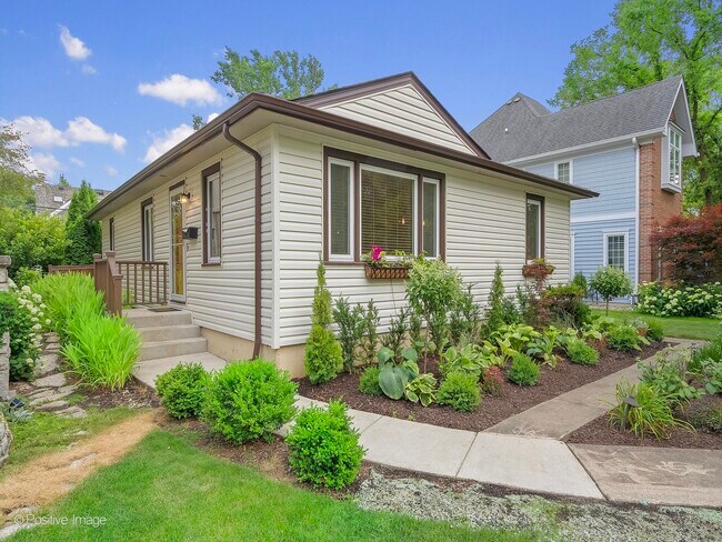 39 S Bruner St in Hinsdale, IL - Building Photo - Building Photo