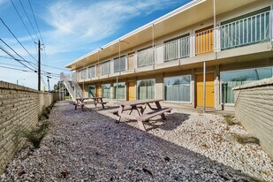 Boutique Living Near University of Houston in Houston, TX - Building Photo