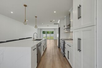 461 SW 1st St in Boca Raton, FL - Building Photo - Building Photo