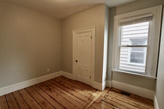 126 Saratoga St, Unit 1 in Boston, MA - Building Photo - Building Photo