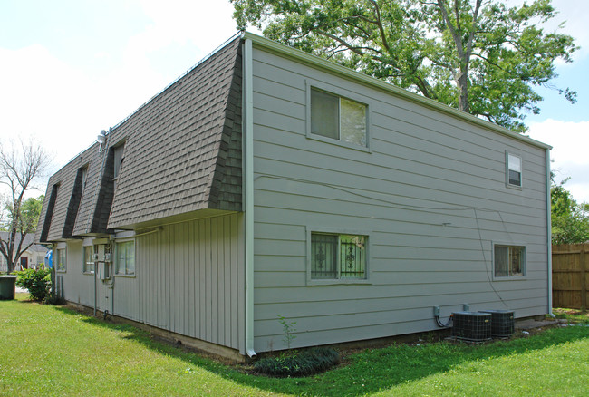 2650 Mcfaddin Ave in Beaumont, TX - Foto de edificio - Building Photo