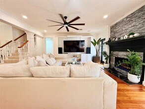 16002 Garden Hill Ln in Houston, TX - Building Photo - Building Photo