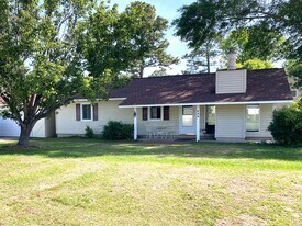 806 Fox St SW in Shallotte, NC - Building Photo