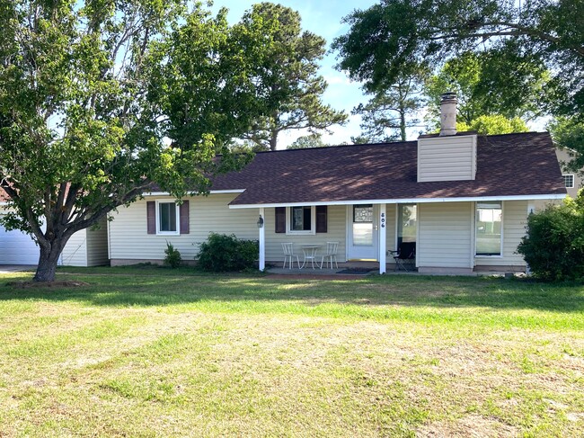 property at 806 Fox St SW