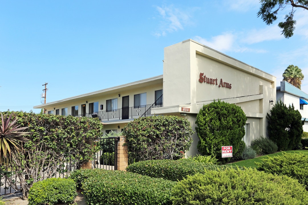11551 Stuart Dr in Garden Grove, CA - Foto de edificio