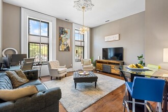 705 Massachusetts Ave, Unit 1 in Boston, MA - Foto de edificio - Building Photo