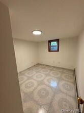 61-25 Saunders St in Queens, NY - Building Photo - Building Photo