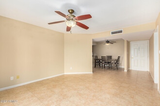 4141 N 31st St-Unit -222 in Phoenix, AZ - Foto de edificio - Building Photo