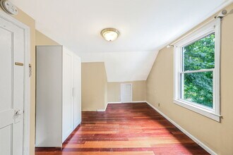 483 New York Ave, Unit 2 in Huntington, NY - Foto de edificio - Building Photo