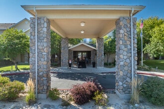 Holiday Sky Peaks in Reno, NV - Building Photo - Building Photo