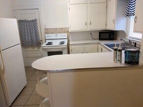 605 S Purdy Ave in Lyons, KS - Foto de edificio - Building Photo