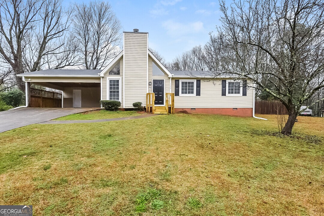 3790 Sugar Creek Dr in Douglasville, GA - Building Photo
