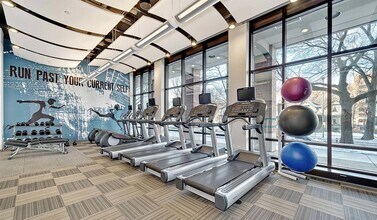 1715 Chicago Ave-Unit -815S in Evanston, IL - Building Photo - Building Photo