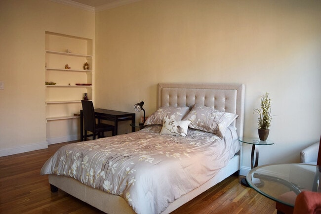 30 E 95th St in New York, NY - Building Photo - Building Photo