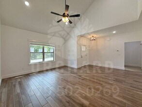 11 Langholm Ln in Bella Vista, AR - Foto de edificio - Building Photo