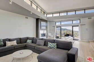 3223 Tareco Dr in Los Angeles, CA - Building Photo - Building Photo