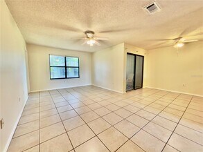 5323 11th St Cir E in Bradenton, FL - Building Photo - Building Photo