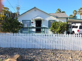 115 8th St in Ramona, CA - Building Photo