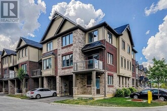 19 Ritchie Ln in Hamilton, ON - Building Photo - Building Photo