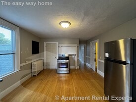 16 Cutter St, Unit #2R in Somerville, MA - Building Photo