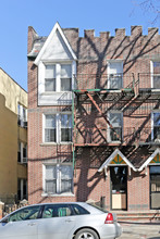 18-39 Ditmars Blvd in Astoria, NY - Building Photo - Building Photo