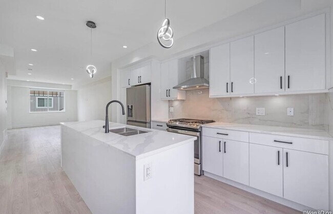 23108 Lougheed Hwy. in Maple Ridge, BC - Building Photo - Building Photo