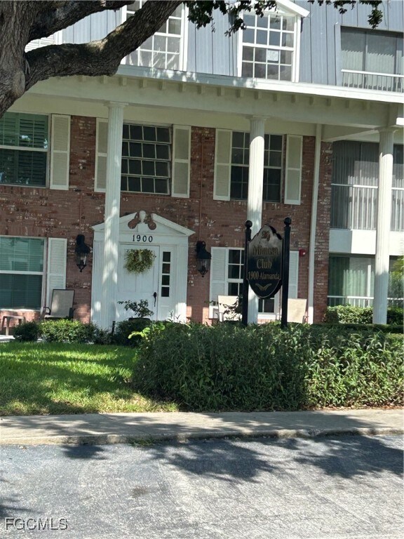 property at 1900 Alamanda Dr