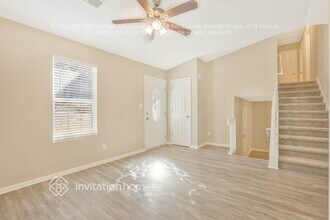 659 N Wood Path Dr in Stone Mountain, GA - Foto de edificio - Building Photo