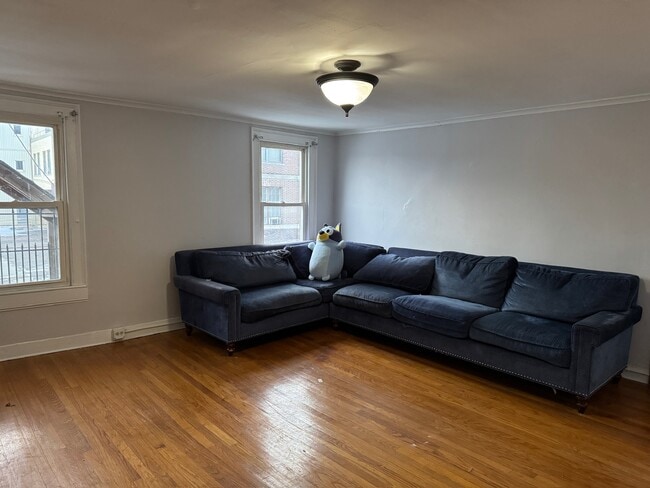 25 Minerva St, Unit First Floor in Derby, CT - Foto de edificio - Building Photo