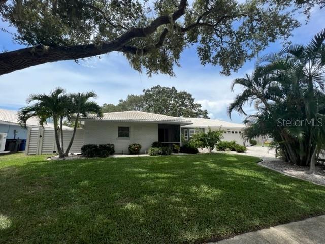 7328 Curtiss Ave in Sarasota, FL - Building Photo