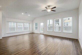 105 Magdalene Way in Liberty Hill, TX - Building Photo - Building Photo