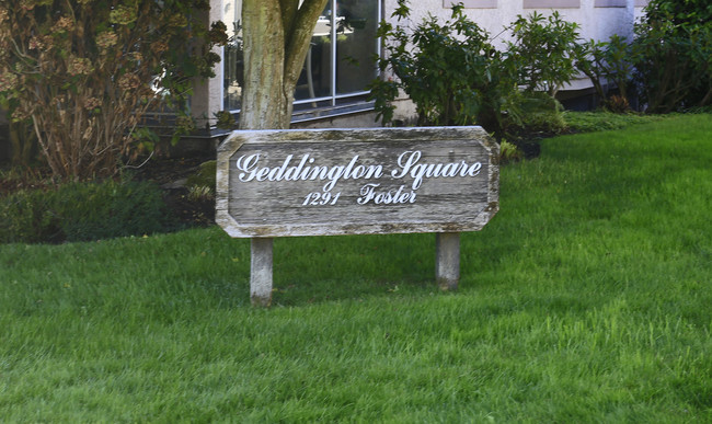 Geddington Square in White Rock, BC - Building Photo - Building Photo