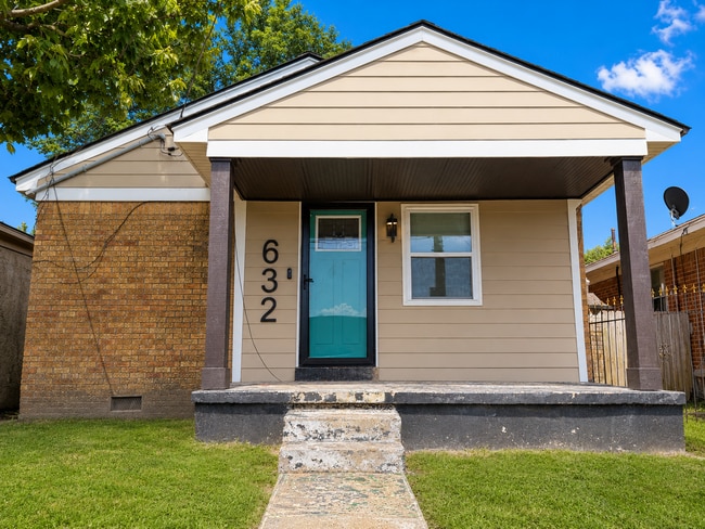 property at 632 N 3rd St
