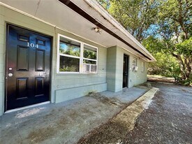 104 S Lake Starr Blvd in Lake Wales, FL - Building Photo