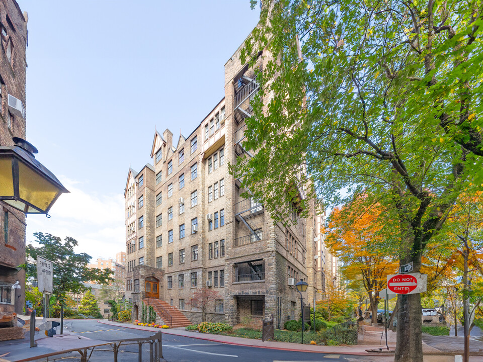 Hudson View Gardens in New York, NY - Foto de edificio