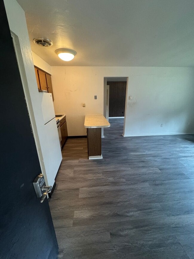 310 Lunar Ln in Carnot-Moon, PA - Building Photo - Building Photo