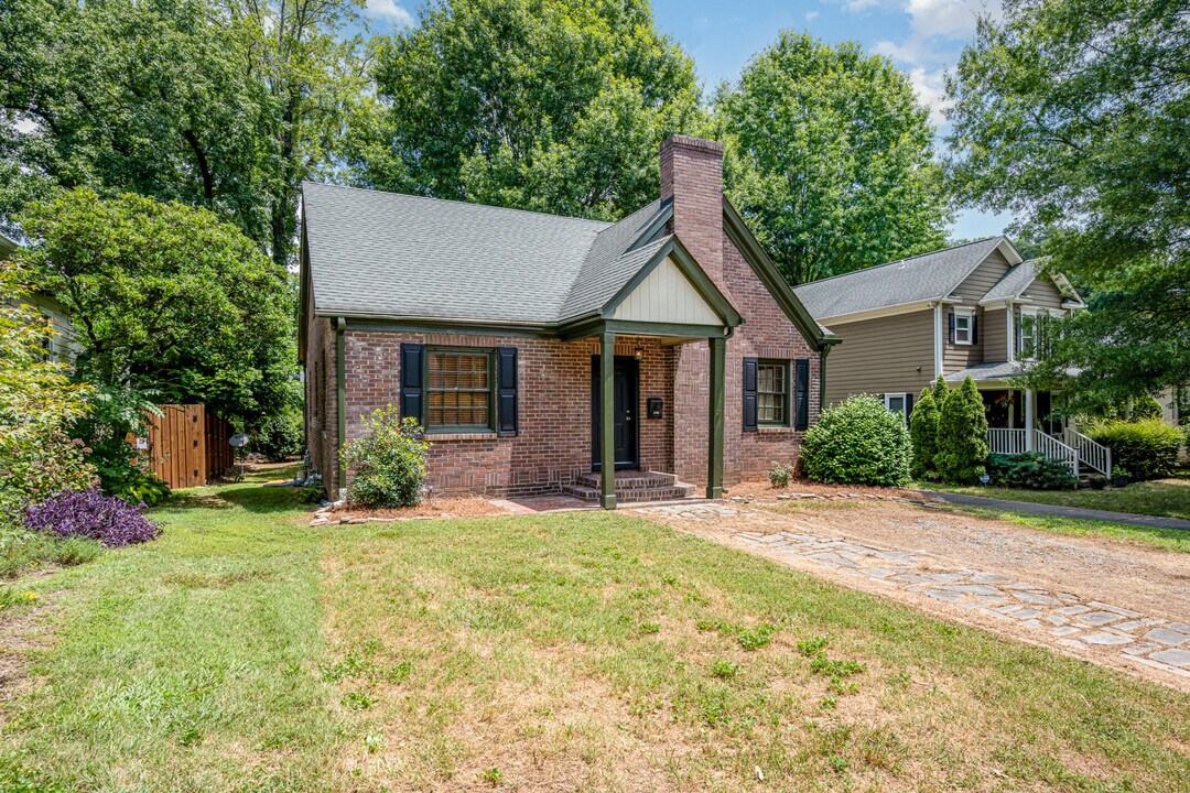 2035 Chesterfield Ave in Charlotte, NC - Building Photo