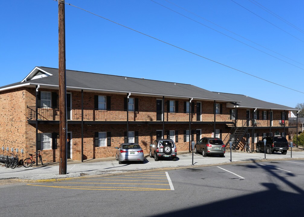 Elm Court Apartments in Auburn, AL - Building Photo